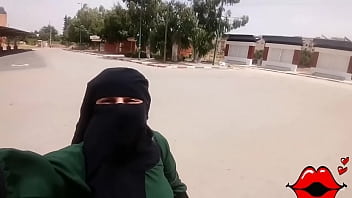 Niqab jolie mamant sexy